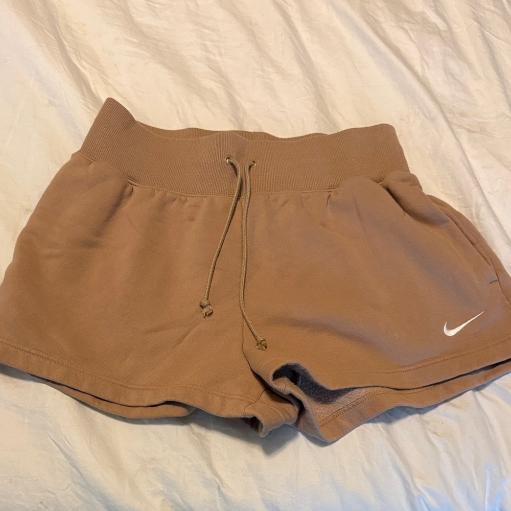 Nike Women’s Fleece Shorts Tan Size Medium